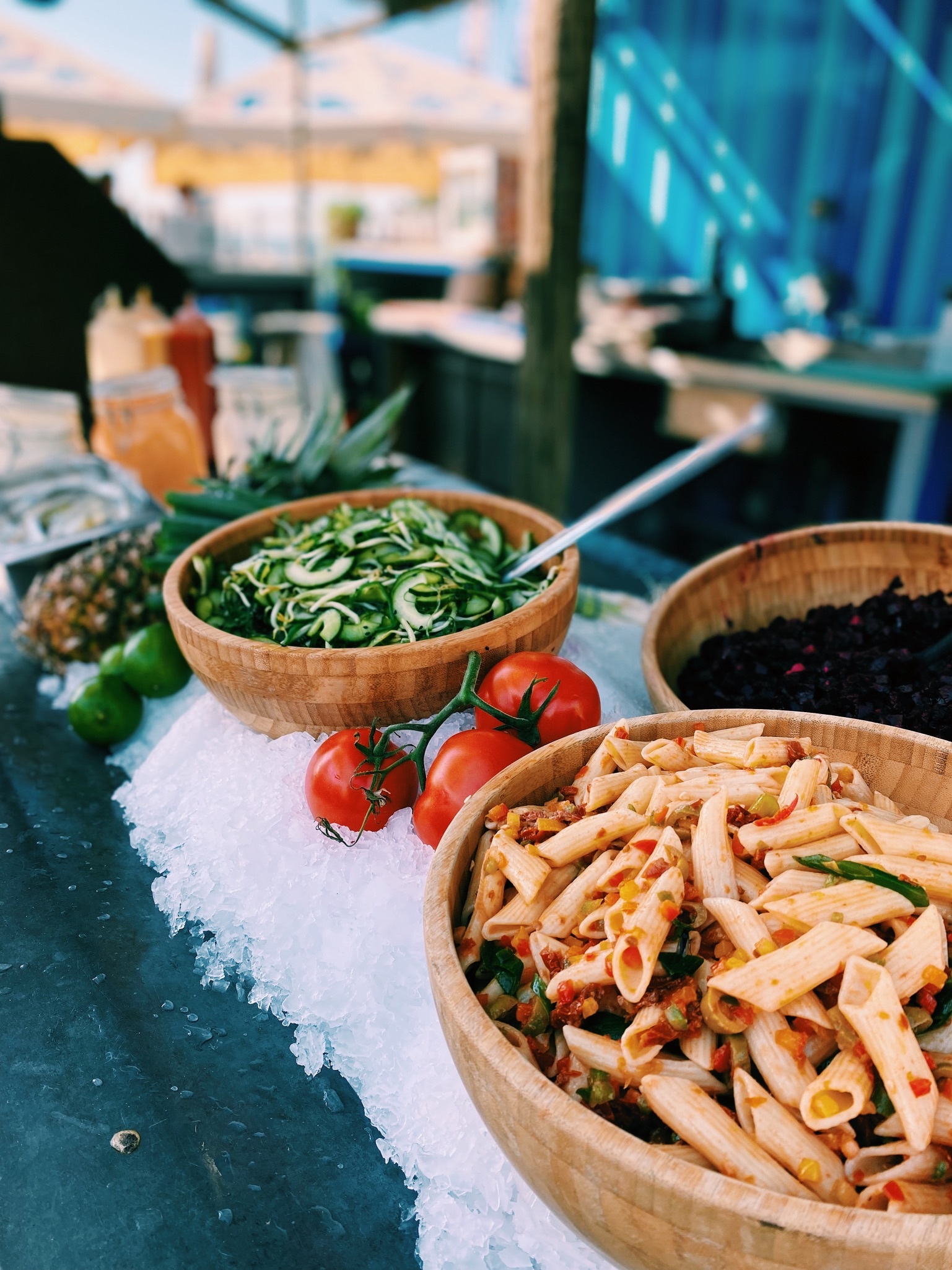 Heerlijke, verse gerechten uit de strandkeuken van Tijn Akersloot, perfect voor fijnproevers. Heerlijke, verse gerechten uit de strandkeuken van Tijn Akersloot, perfect voor fijnproevers.